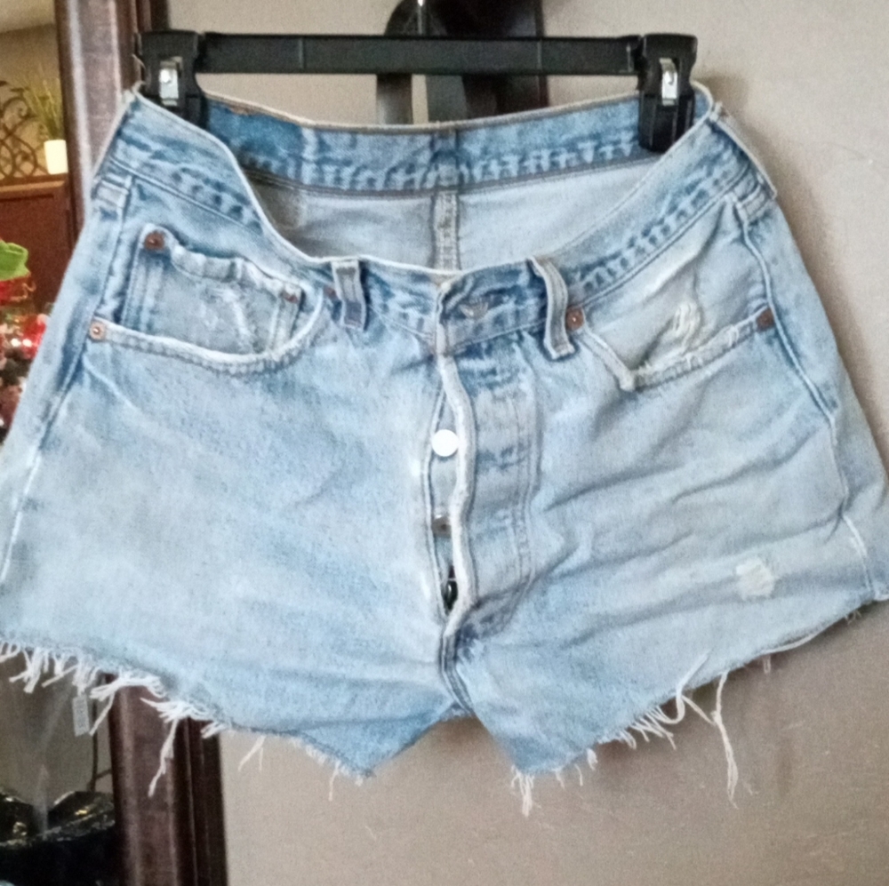 Women's 501 Levi Cut Offs Size 34W